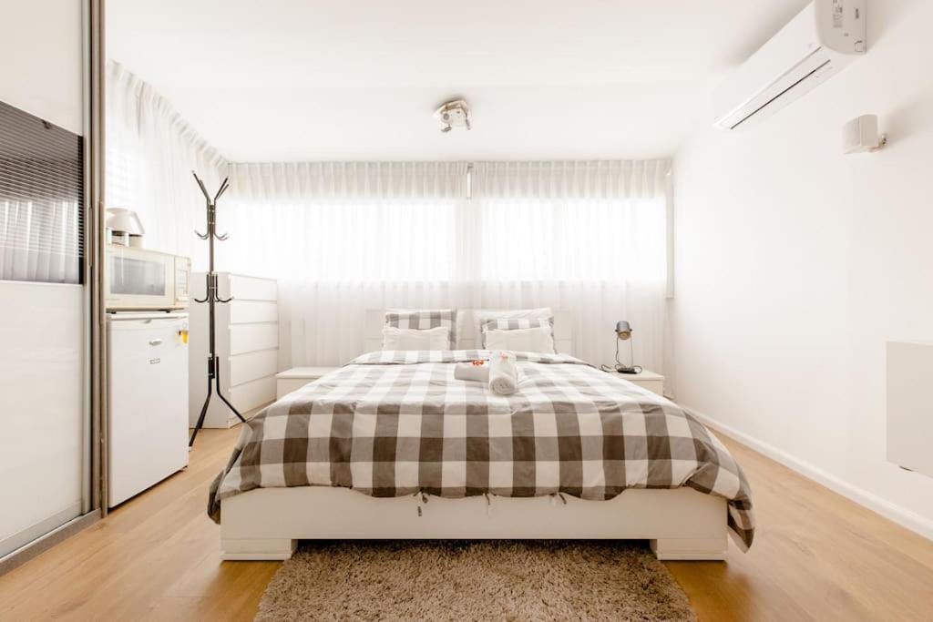 Ferienwohnung Charming Unit With Pool And Great Amenities Rischon LeZion Exterior foto
