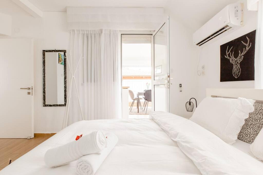 Ferienwohnung Charming Unit With Pool And Great Amenities Rischon LeZion Exterior foto