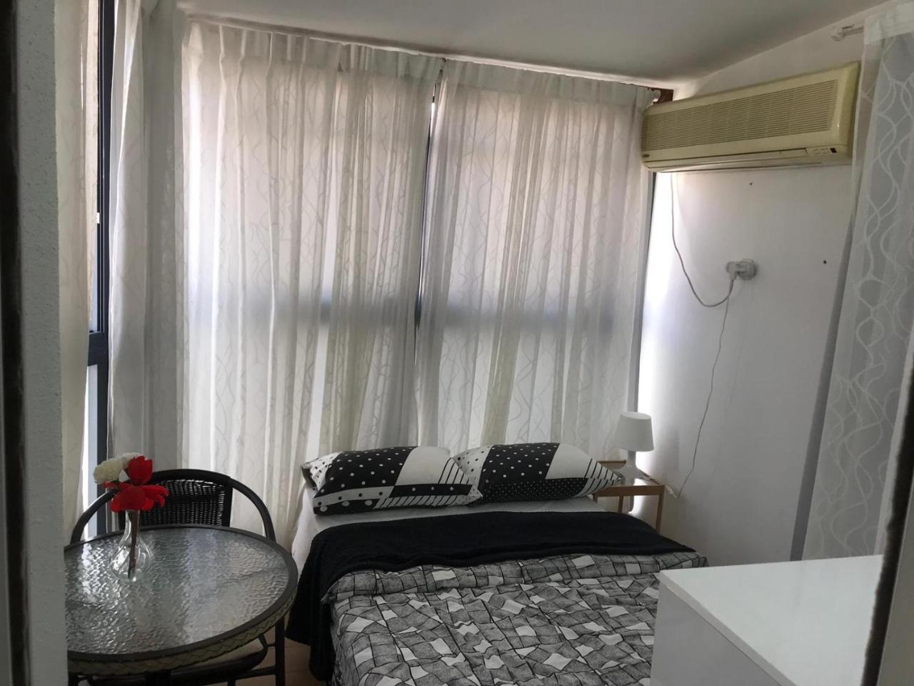 Ferienwohnung Charming Unit With Pool And Great Amenities Rischon LeZion Exterior foto