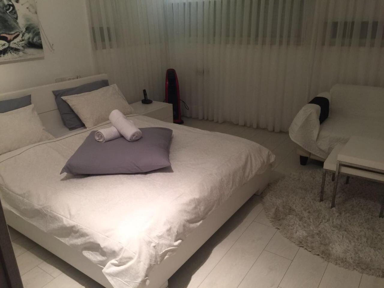 Ferienwohnung Charming Unit With Pool And Great Amenities Rischon LeZion Exterior foto