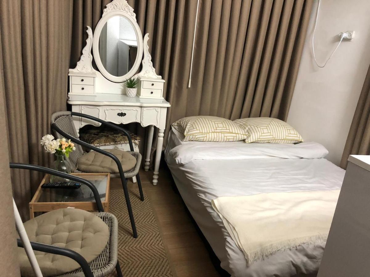 Ferienwohnung Charming Unit With Pool And Great Amenities Rischon LeZion Exterior foto